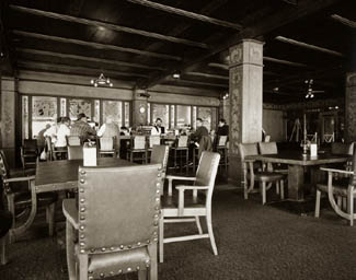 Yellowstone N.P. - Bear Pit Lounge